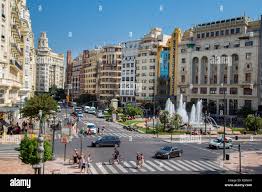 La Plaza del Ayuntamiento de Valencia: El Corazón Urbano Emblemático